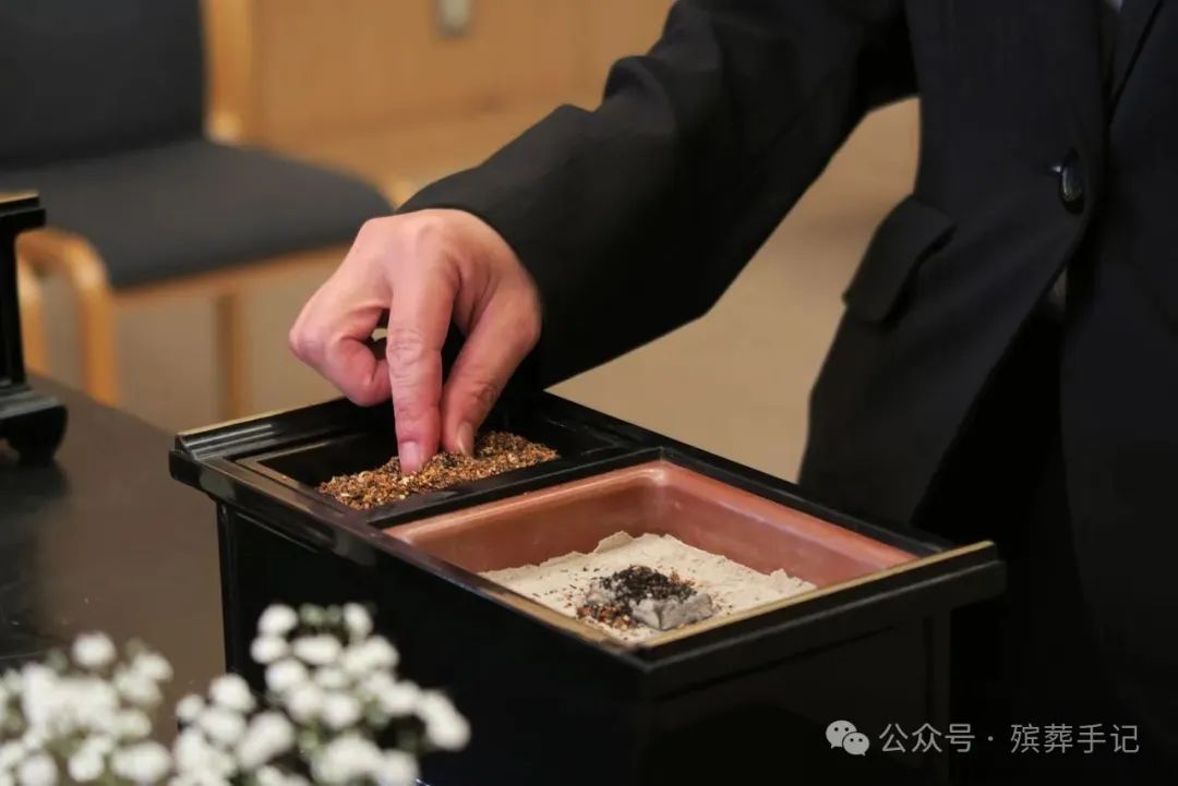 香炉（图片：PIXTA）