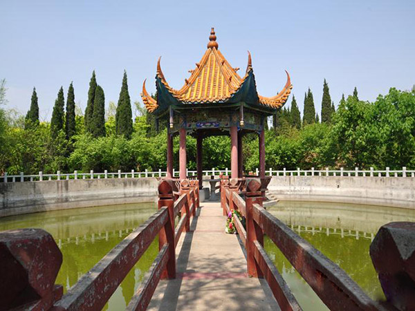 祭祀郑州市云鹤生态艺术陵园