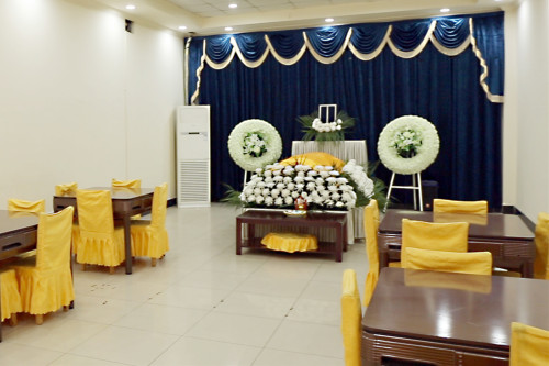 殡葬仪式进行中 殡葬仪式进行中